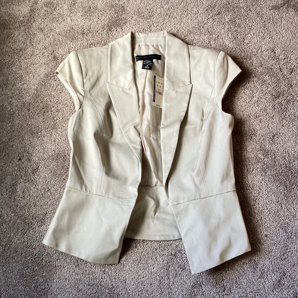 New York & Company Cream Sleeveless Peplum Blazer Size 4 NWT Office